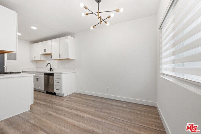 Photo - 3707 S Canfield Ave Unit 5