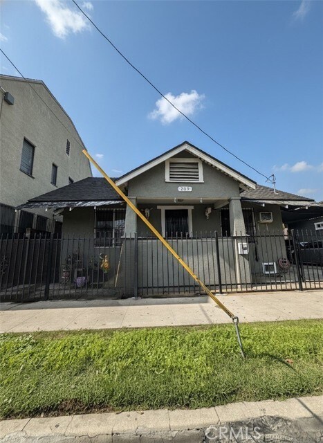 Photo - 209 W 59th St