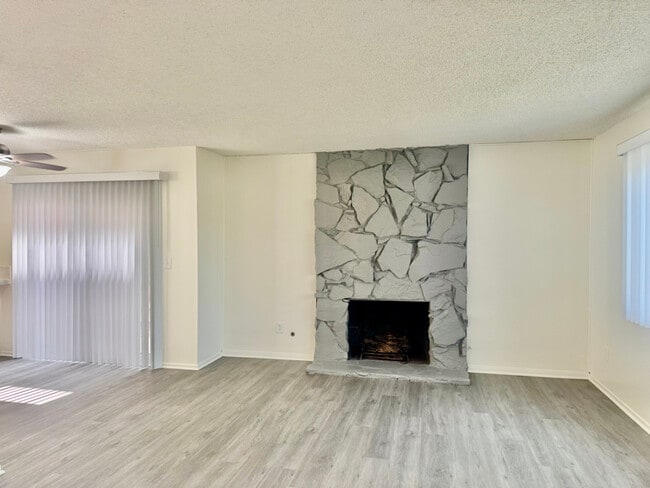 Photo - 16862 Lynn Lane Unit A