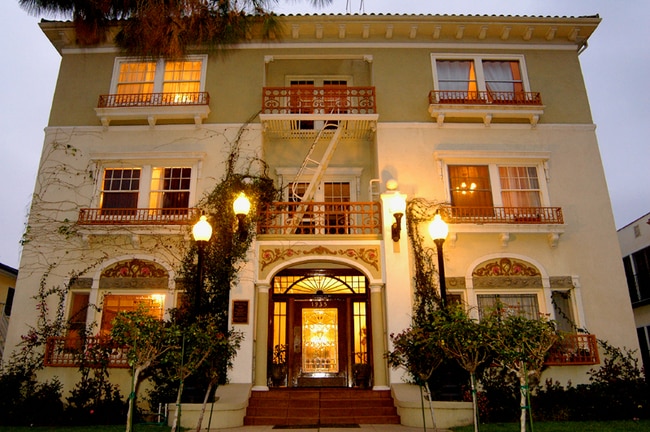 Building Photo - 1935 N Vermont Ave Rental