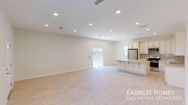 Building Photo - 7252 Glade Ave