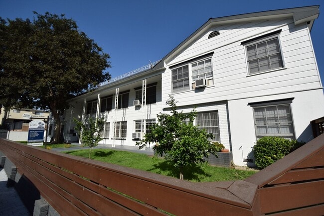 Photo - 5220 Radford Ave Apartment Unit 5220-03