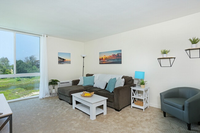 Photo - 3050 Rue D’Orleans Unit 436