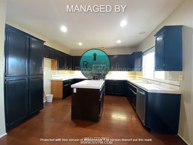 Photo - 1375 Williamsburg Ln