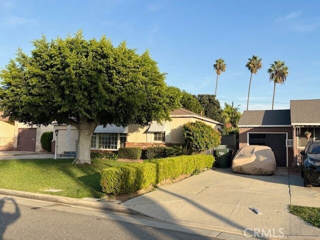 Photo - 7812 Wellsford Ave