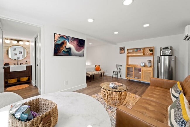 Photo - 2926 Polk Ave Unit ID1048816P