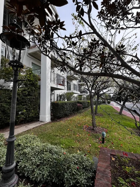 Photo - 300 Cagney Ln