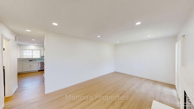 Photo - Beautiful 4 bedroom Home!