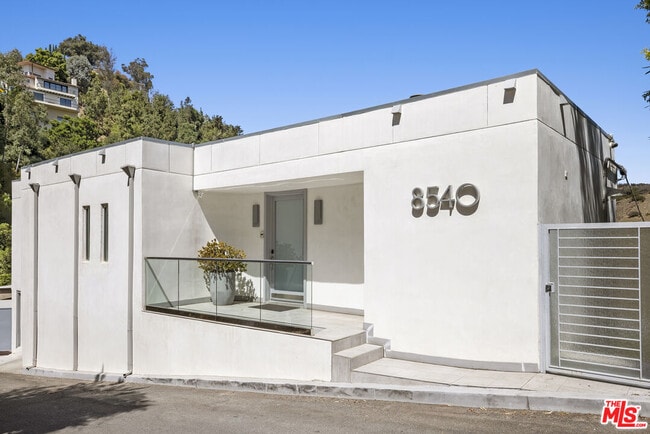 Building Photo - 8540 Hillside Ave Rental