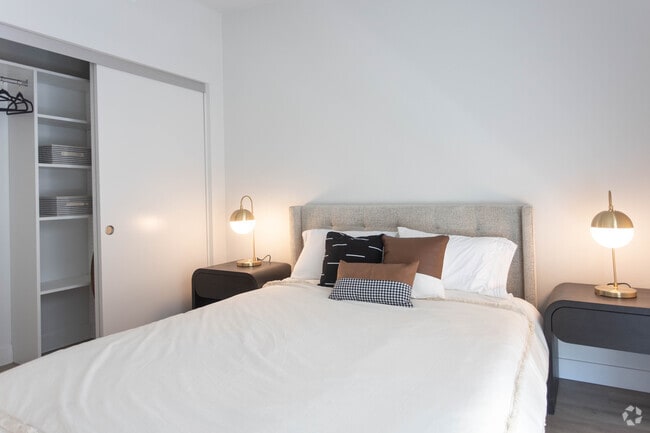 Photo - Archer Hollywood