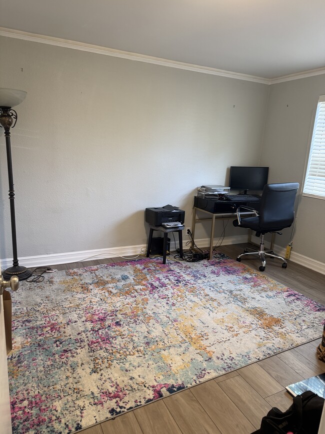 Photo - 2068 W 52nd St