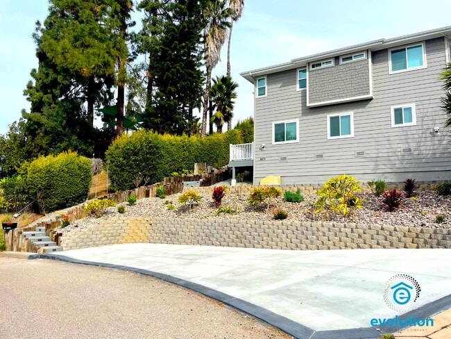 Building Photo - 8673 Golf Dr Rental