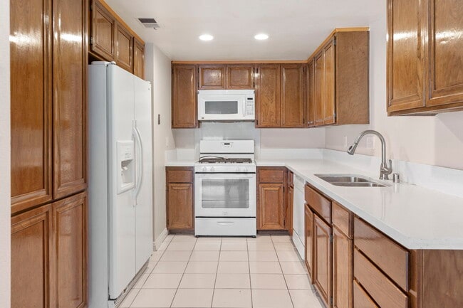 Photo - 1063 Las Rosas Ct Townhome