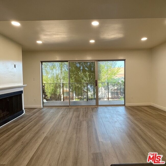 Photo - 14850 Hesby St Unit 203