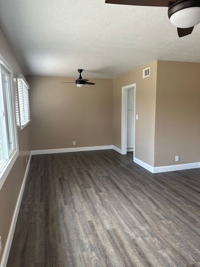 Photo - 3135 Courtney Dr