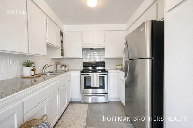 Photo - 1226 Larrabee St Unit 6