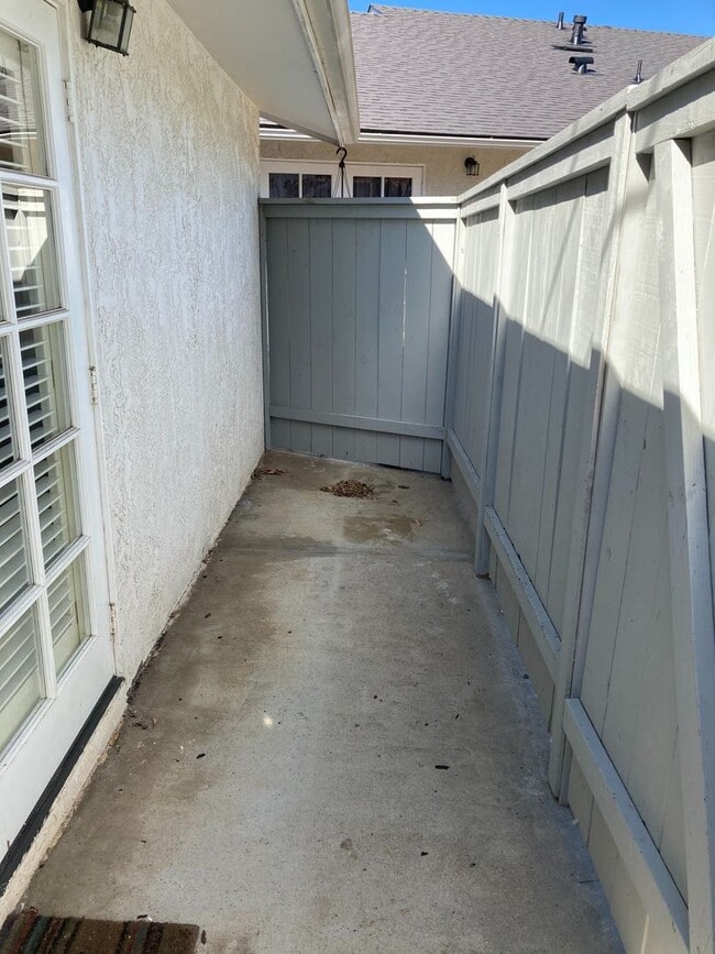 Photo - Studio for Rent