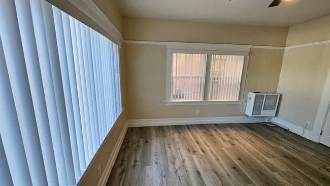 Photo - 1330 W 11th St Unit 2