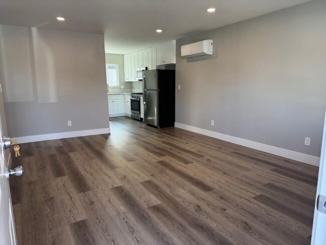 Building Photo - 54TH STREET 2985-2987 #1 FRONT Unit 2987 #1