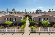 Photo - *OPEN HOUSE: 8/24 12-1PM* 1 BR Cottage in ... Unit 4915