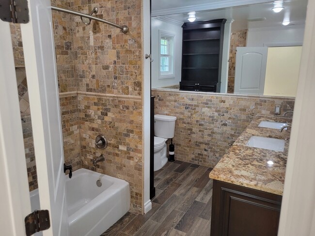 Photo - 7700 Mason Ave