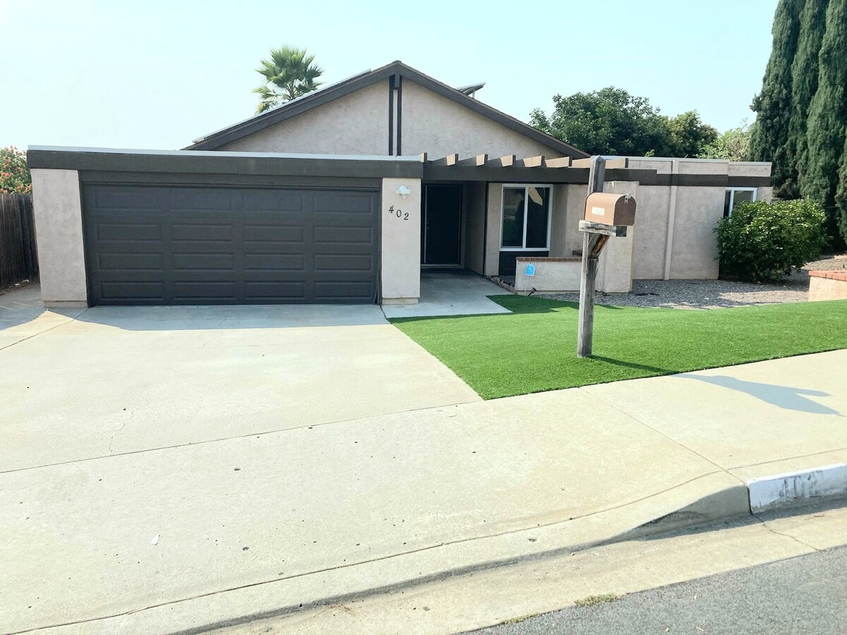 Photo - 402 Paseo Alegre