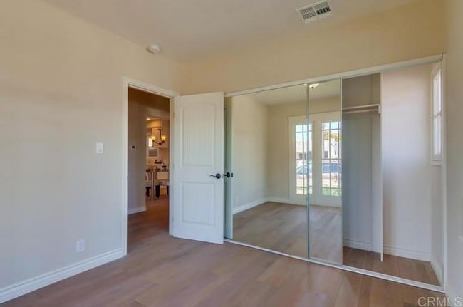 Photo - 2877 Collier Ave