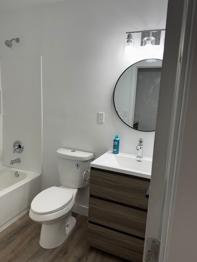 Photo - 1487 Claremont Pl