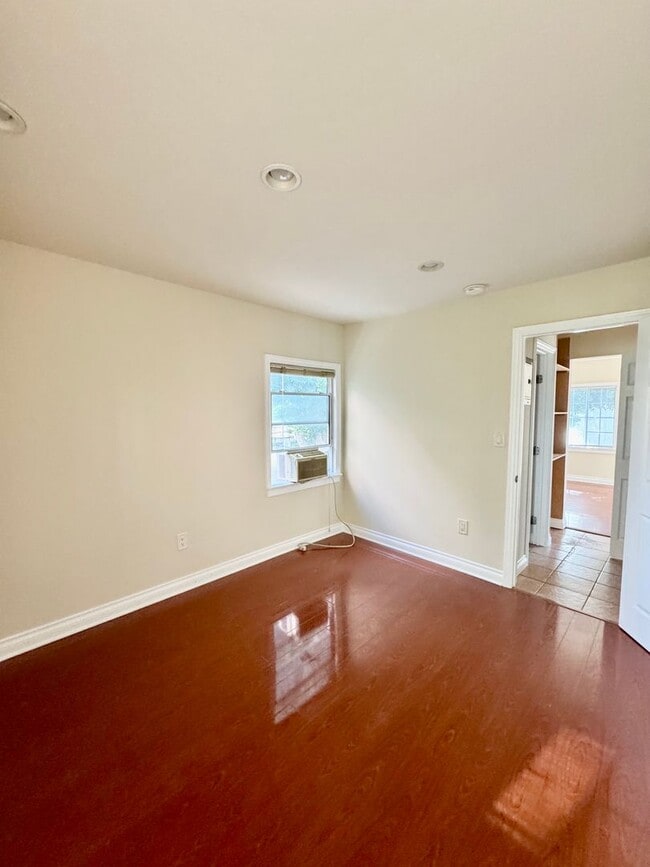 Photo - Must see!! Unit 1964