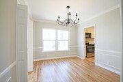 Photo - 1575 Manning Ave