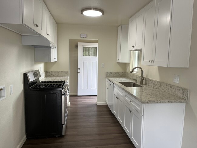 Photo - 1020 S Farber Ave