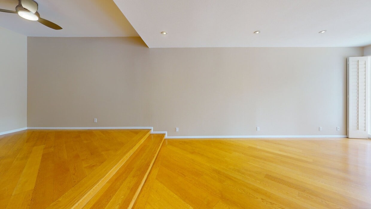3D Tour - 4346 Redwood Ave Unit A203
