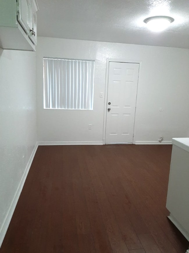 Photo - 734-736 E 80th Unit 736