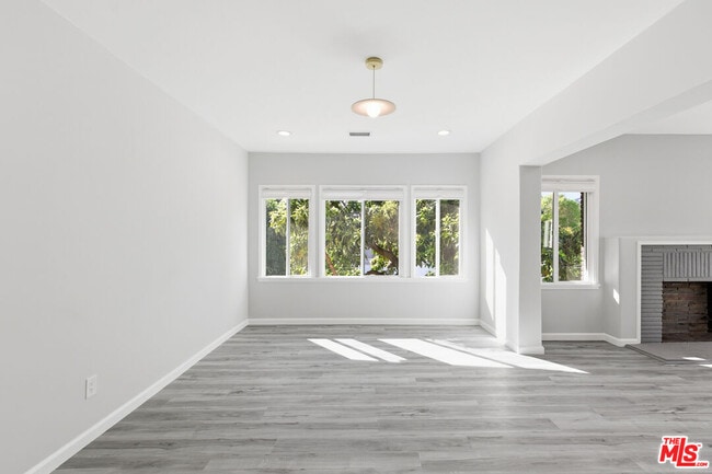 Photo - 6314 Primrose Ave