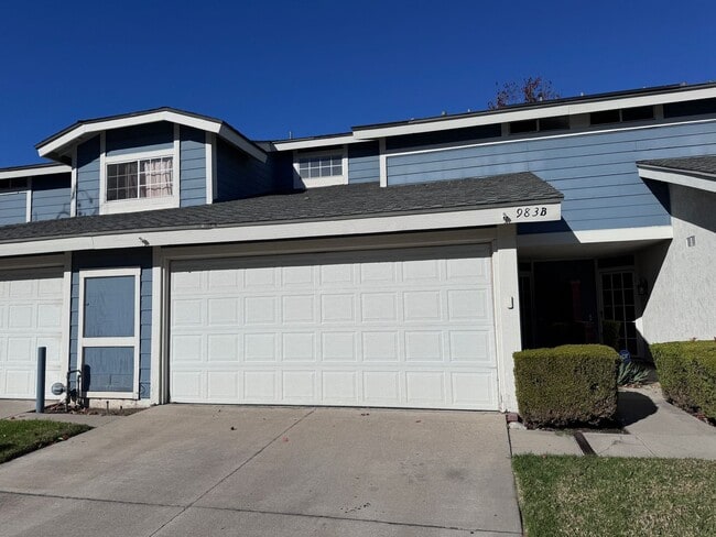 Building Photo - 2 Bedroom 2.5 Bath in the Beautiful City of Corona