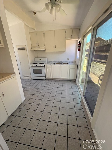 Photo - 478 N Alessandro St