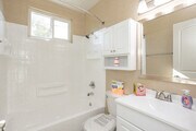 1BR, 1BA - 610SF - Bathroom - Alondra Palm LLC
