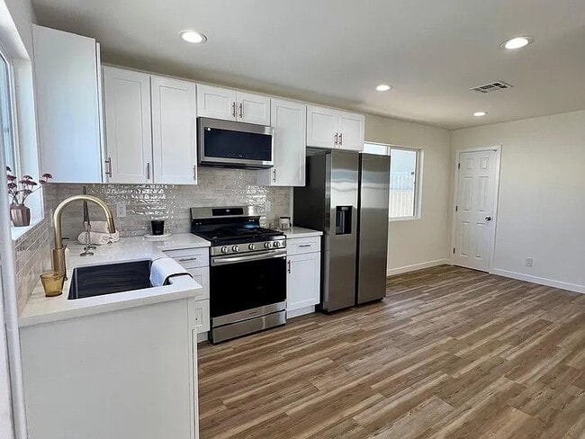 Photo - 9427 S 2nd Ave Unit 9427 1.2