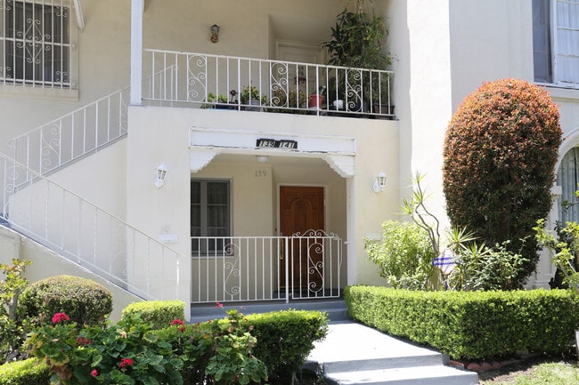 Photo - 141 N Clark Dr