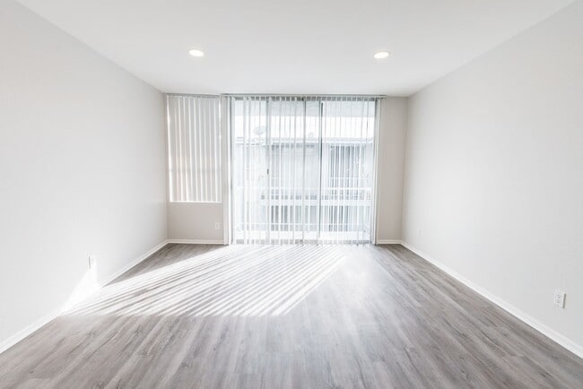 Photo - 245 South Serrano Ave