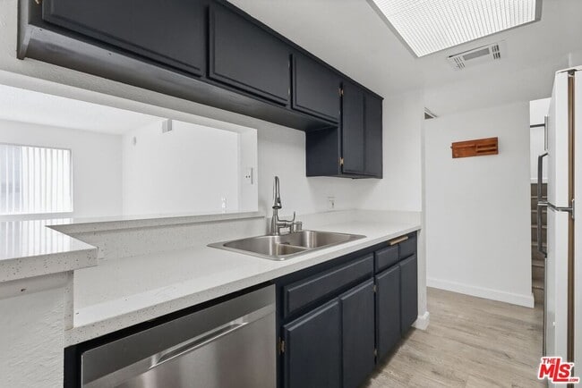 Photo - 11015 Morrison St Unit 205