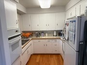 Photo - Spacious 2 BED/ 1.5 BATH in Encino Royal (... House