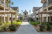 Courtyard - Rose Gardens Apartments