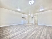 Photo - Maple Courtyard