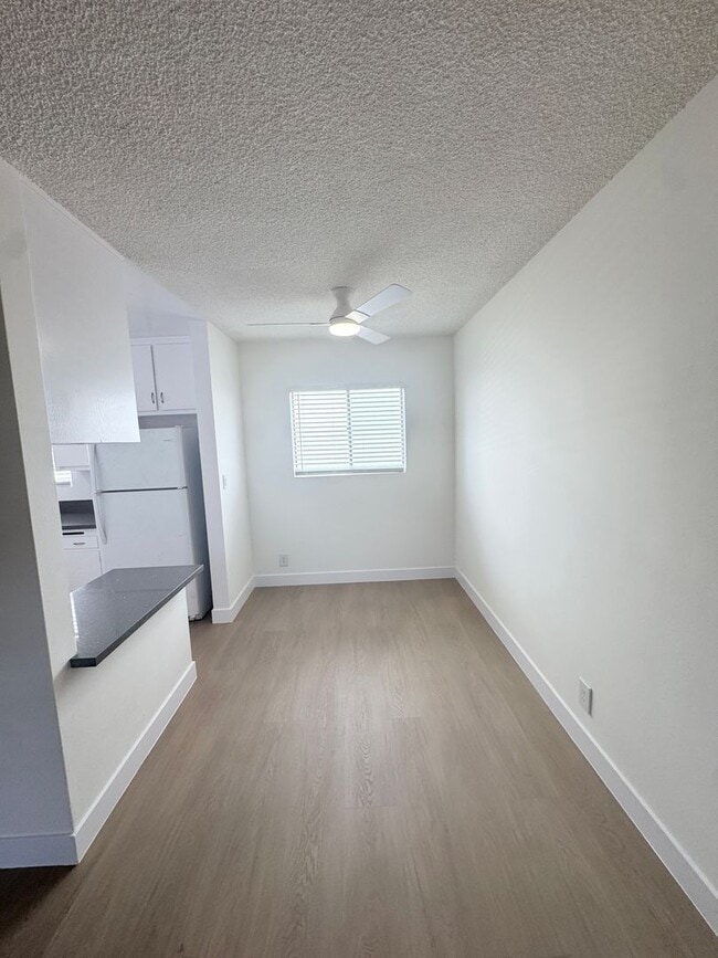 Photo - 11820 Chandler Blvd Unit 09