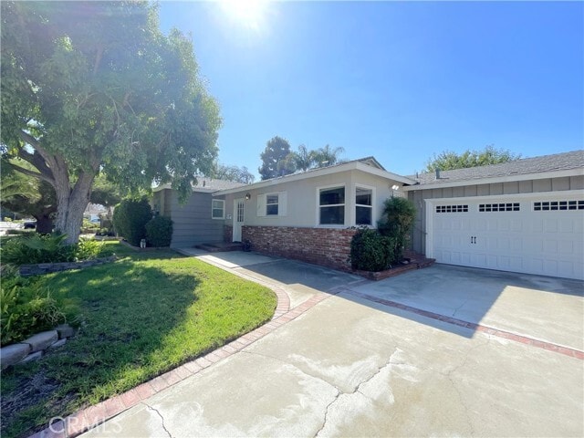 Building Photo - 1338 E Cypress Ave Rental