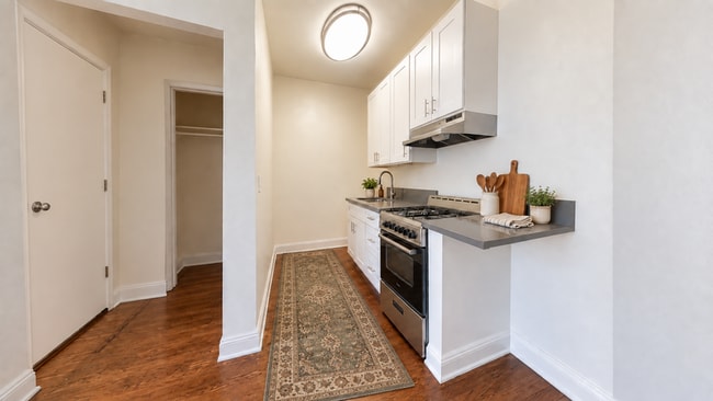 Photo - 326 Normandie Ave Unit #305
