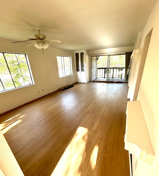 Building Photo - 31504 W Nine Dr Unit 31504 Rental