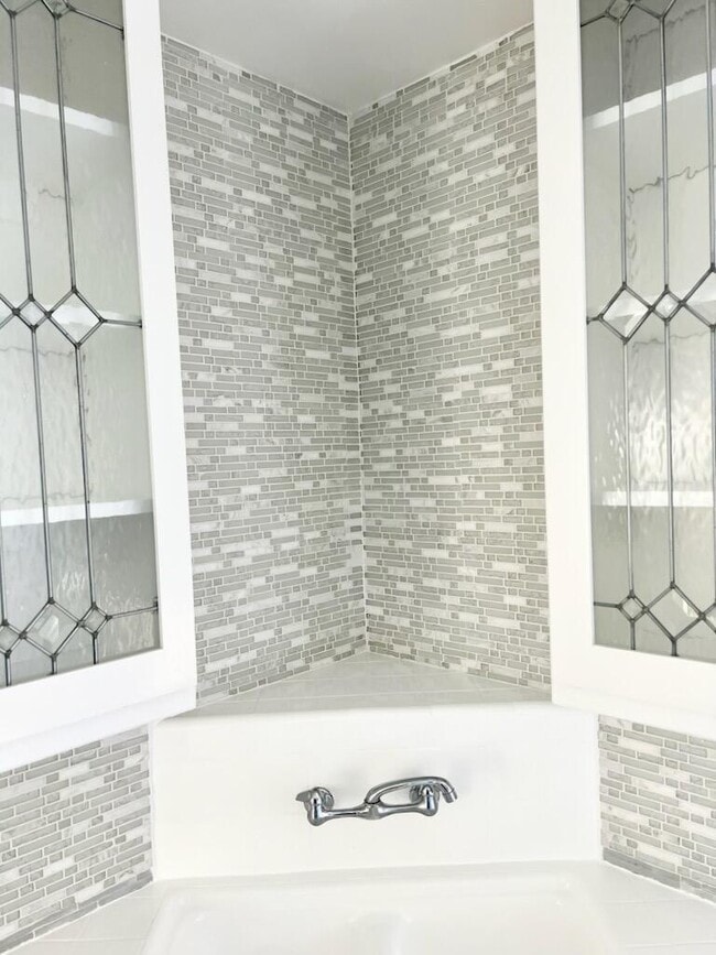 Photo - 11659 Mayfield Ave