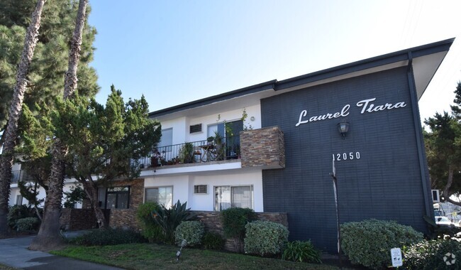 Building Photo - 12050 Tiara St Unit 11 Rental